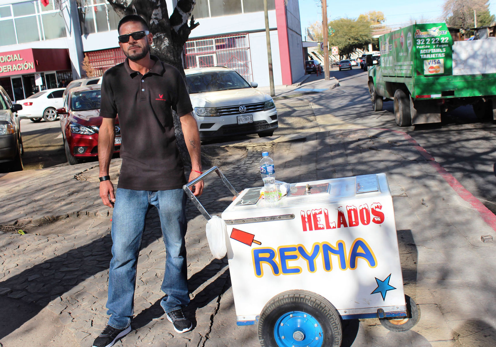 Port vendor